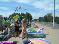 порно фотосессия Голый продавец на московской трассе 148679061.jpg