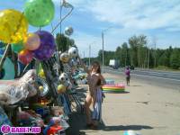 порно фотосессия Голый продавец на московской трассе 148679105.jpg