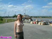 порно фотосессия Голый продавец на московской трассе 148679137.jpg
