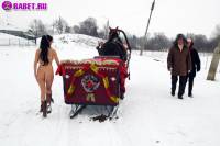 порно фотосессия Фото обнаженной целки на коне фото-107.йпг