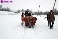 порно фотосессия Фото обнаженной целки на коне фото-113.йпг