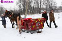 порно фотосессия Фото обнаженной целки на коне фото-114.йпг