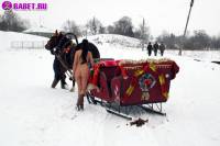 порно фотосессия Фото обнаженной целки на коне фото-117.йпг