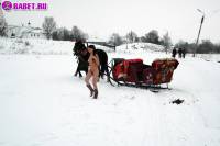 порно фотосессия Фото обнаженной целки на коне фото-122.йпг