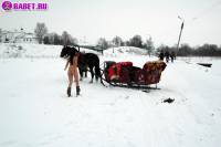 порно фотосессия Фото обнаженной целки на коне фото-134.йпг