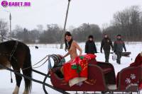 порно фотосессия Фото обнаженной целки на коне фото-151.йпг