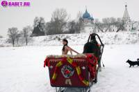 порно фотосессия Фото обнаженной целки на коне фото-183.йпг