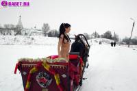 порно фотосессия Фото обнаженной целки на коне фото-18.йпг