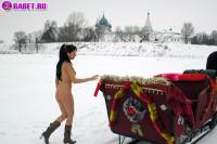 порно фотосессия Фото обнаженной целки на коне фото-2.йпг