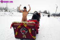 порно фотосессия Фото обнаженной целки на коне фото-30.йпг