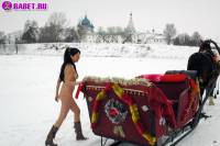 порно фотосессия Фото обнаженной целки на коне фото-3.йпг