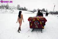 порно фотосессия Фото обнаженной целки на коне фото-47.йпг