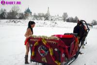 порно фотосессия Фото обнаженной целки на коне фото-4.йпг