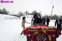 порно фотосессия Фото обнаженной целки на коне фото-60.йпг