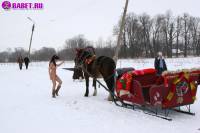 порно фотосессия Фото обнаженной целки на коне фото-69.йпг