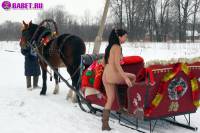 порно фотосессия Фото обнаженной целки на коне фото-6.йпг