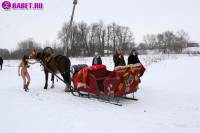 порно фотосессия Фото обнаженной целки на коне фото-83.йпг