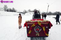 порно фотосессия Фото обнаженной целки на коне фото-88.йпг