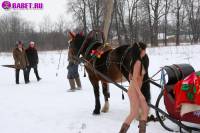 порно фотосессия Фото обнаженной целки на коне фото-93.йпг