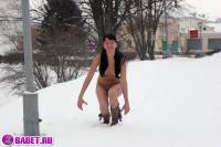 порно фотосессия Фото обнаженной целки на людях фото-20.йпг