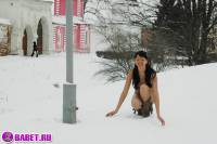 порно фотосессия Фото обнаженной целки на людях фото-21.йпг