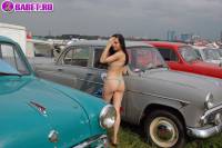 порно фотосессия Голая целка на московской авто выставке фото-14.йпг