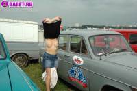 порно фотосессия Голая целка на московской авто выставке фото-1.йпг