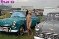 порно фотосессия Голая целка на московской авто выставке фото-21.йпг
