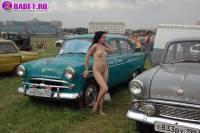 порно фотосессия Голая целка на московской авто выставке фото-24.йпг