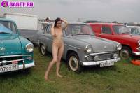порно фотосессия Голая целка на московской авто выставке фото-38.йпг