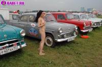 порно фотосессия Голая целка на московской авто выставке фото-40.йпг