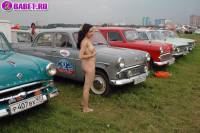 порно фотосессия Голая целка на московской авто выставке фото-41.йпг