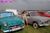 порно фотосессия Голая целка на московской авто выставке фото-8.йпг