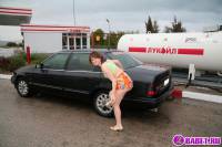 порно фотосессия Голые девчёнки на автозаправке фото-43.йпг