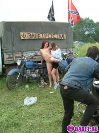 порно фотосессия Две проститутки приехали на мото шоу фото-15.йпг