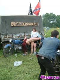 порно фотосессия Две проститутки приехали на мото шоу фото-17.йпг