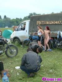 порно фотосессия Две проститутки приехали на мото шоу фото-23.йпг