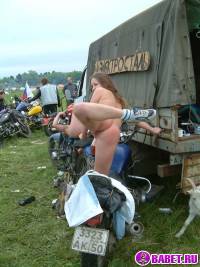 порно фотосессия Две проститутки приехали на мото шоу фото-51.йпг