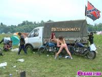 порно фотосессия Две проститутки приехали на мото шоу фото-56.йпг