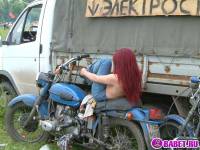 порно фотосессия Две проститутки приехали на мото шоу фото-5.йпг