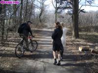 порно фотосессия Девчёнки пришли в московский парк раздеться фото-20.йпг