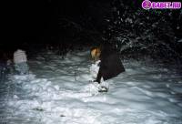 порно фотосессия Голые ночью в зимнем лесу фото-2.йпг