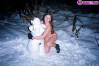 порно фотосессия Голые ночью в зимнем лесу фото-55.йпг