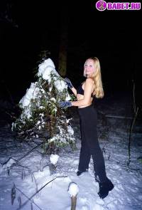 порно фотосессия Голые ночью в зимнем лесу фото-5.йпг