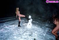 порно фотосессия Голые ночью в зимнем лесу фото-75.йпг