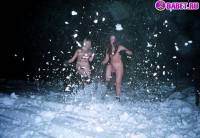 порно фотосессия Голые ночью в зимнем лесу фото-87.йпг