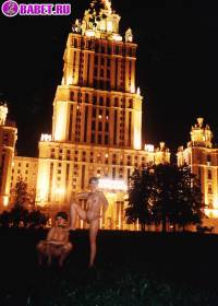 порно фотосессия Две голые девченки приехали покорять москву фото-34.йпг