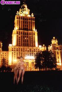 порно фотосессия Две голые девченки приехали покорять москву фото-36.йпг