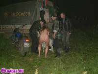 порно фотосессия Русские девчёнки разделись на байкер шоу фото-109.йпг