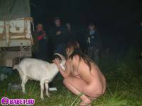 порно фотосессия Русские девчёнки разделись на байкер шоу фото-126.йпг